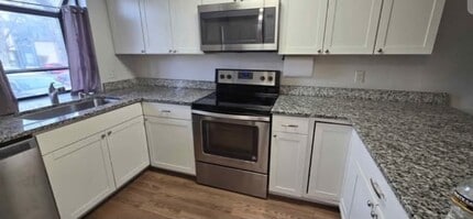 Building Photo - 375 S Memphis Way