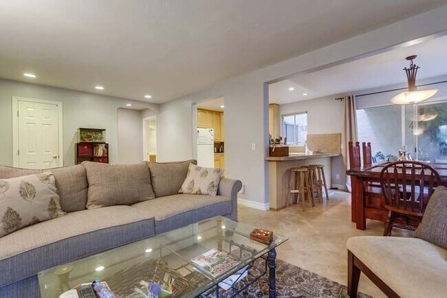 Living Room - 930 Via Mil Cumbres