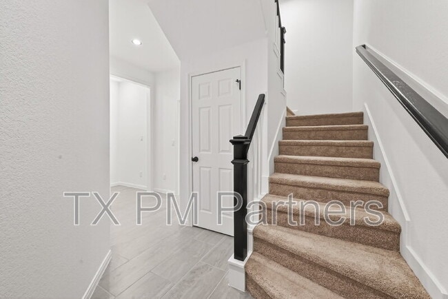 Building Photo - 10949 Cannes Memorial Dr