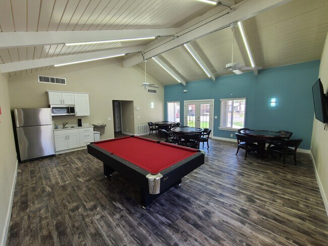 Building Photo - Country Lake Mobile Home Community