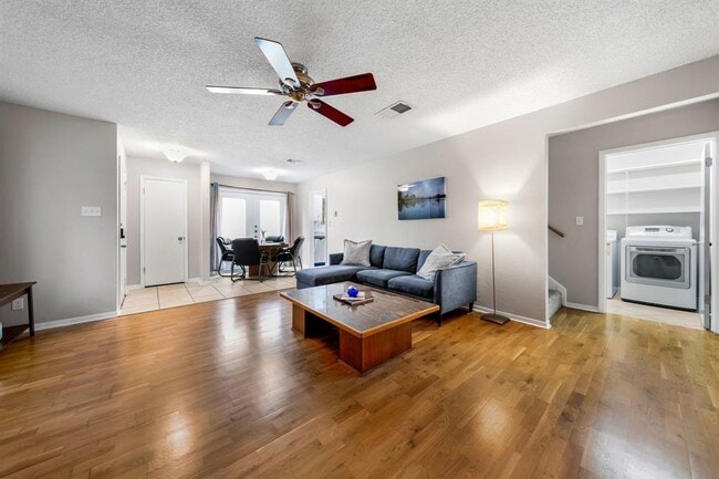 Building Photo - 3222 Tamarron Blvd