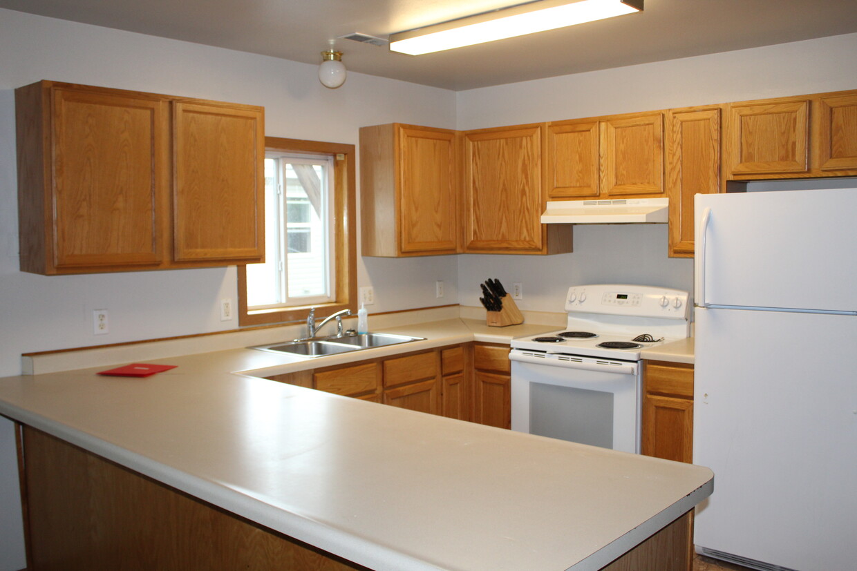 kitchen - 509 16th Ave E