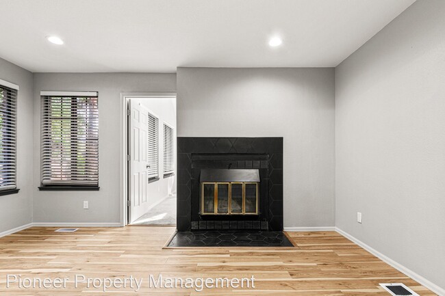Building Photo - 2 br, 1 bath House - 812 S Vance St #A