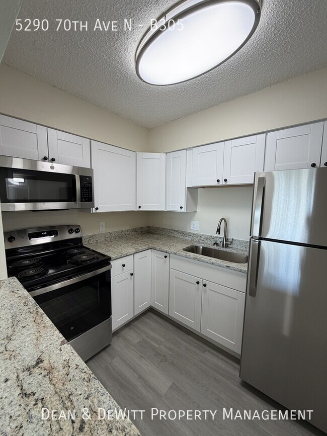 Building Photo - 1 Bed/1 Bath - Unit B305