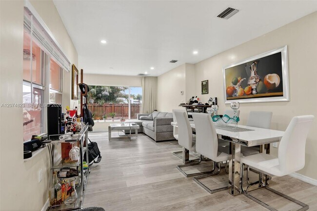 Foto del edificio - 920 SW 30th St