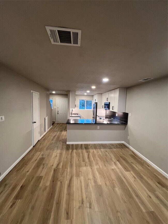 Building Photo - 202 Dahlberg Blvd