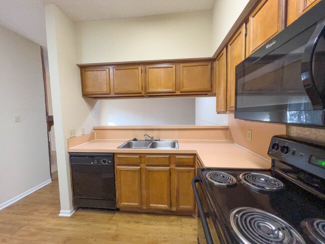 Building Photo - 2901 San Jacinto Blvd