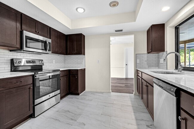 Building Photo - Charming 3BR House in Cape Coral