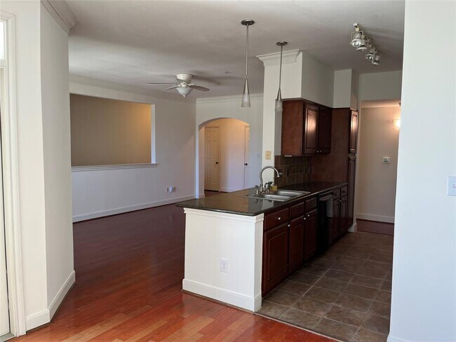 Foto del edificio - 7701 Rialto Blvd
