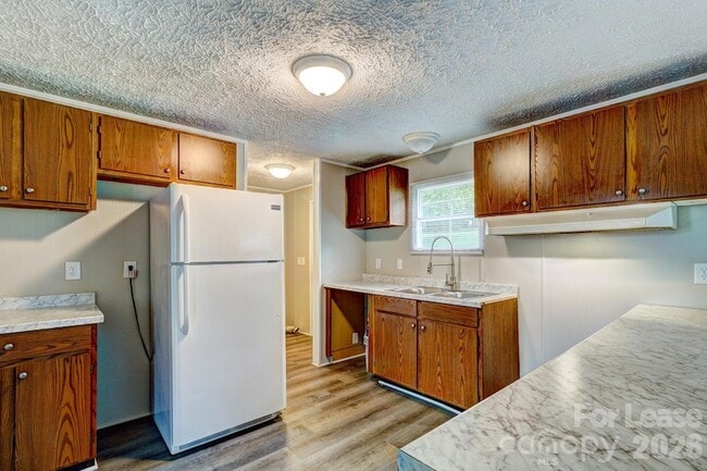 Building Photo - 3351 Appletree Ct