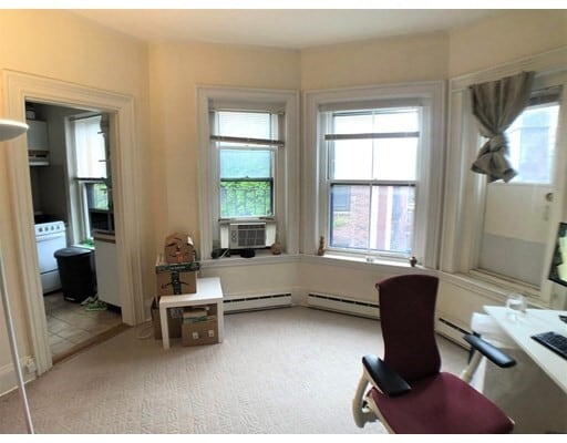 Building Photo - 32 Gloucester St