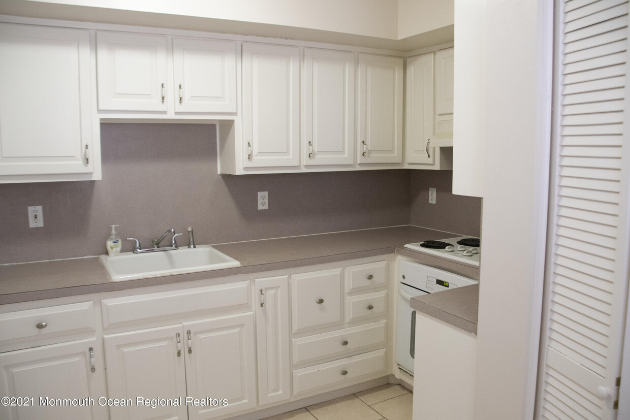 Foto principal - 326 Sawmill Rd