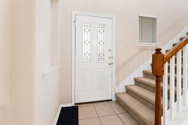 Building Photo - 3 Bedroom/2.5 Bath Villas at Canyon Golf S...