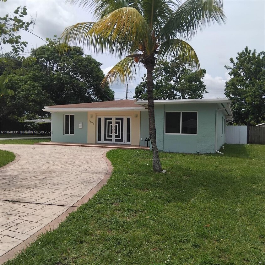 Foto principal - 1598 NE 174th St