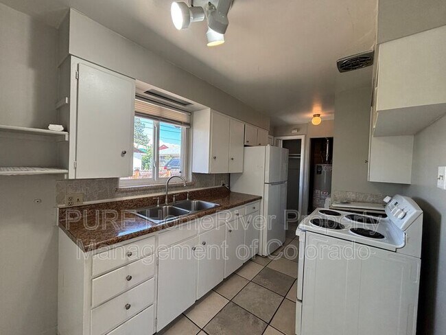 Foto del edificio - 935 Winona Ct
