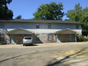 Building Photo - 602 W 6th St