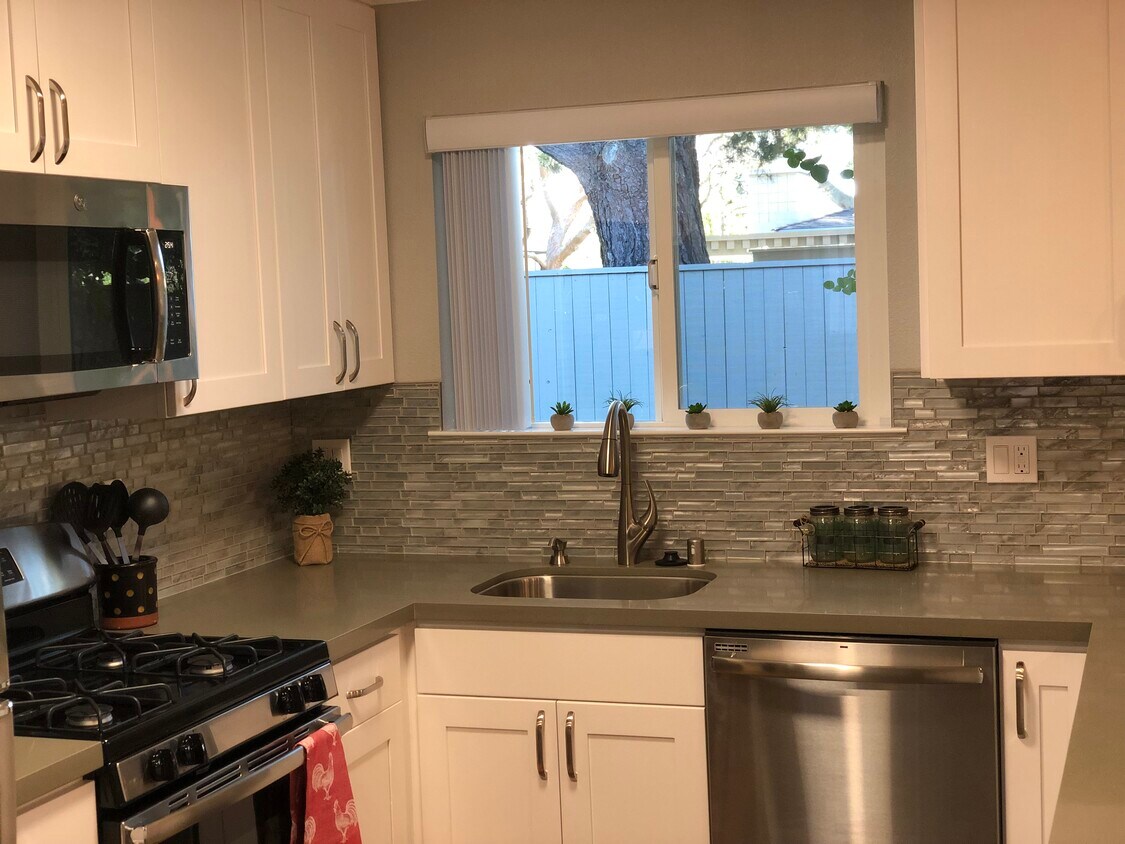 Foto principal - 854 Jordan Ave