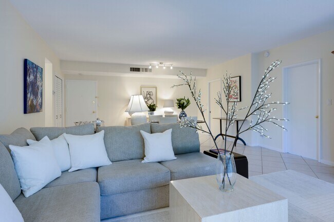 Foto del edificio - 250 Bradley Pl