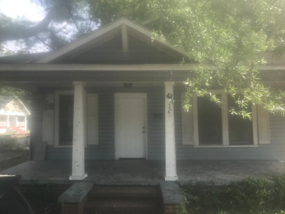Foto principal - 326 E Chestnut St