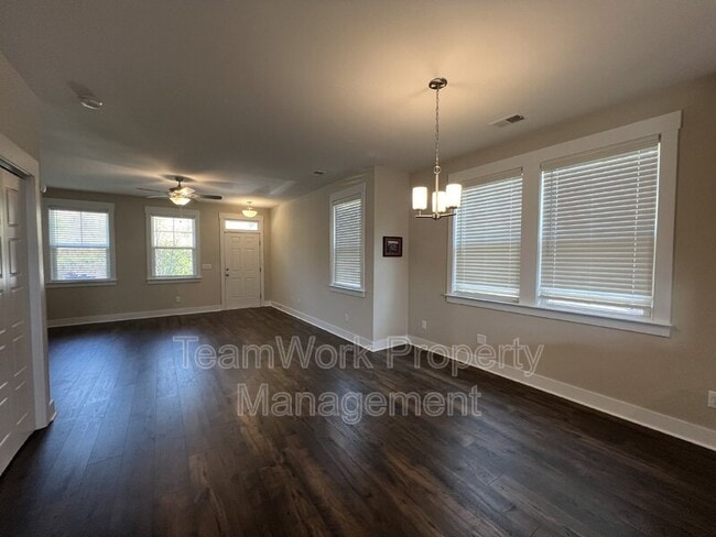 Building Photo - 3950 Hillyard St