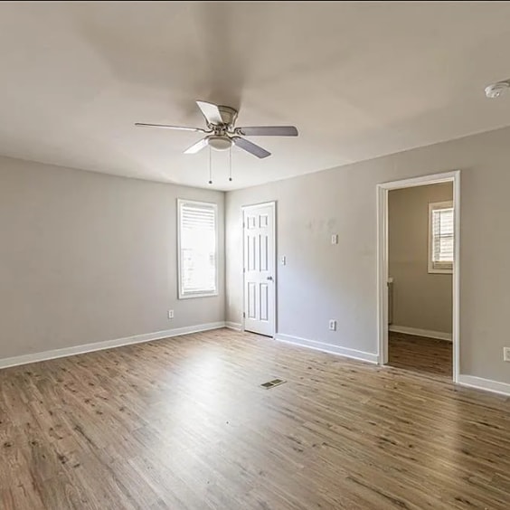 Foto principal - 2996 1st Ave SW