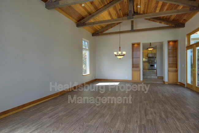 Building Photo - 8895 Starr Rd