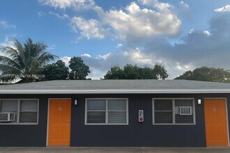 Building Photo - 2865 NW 22nd Ave