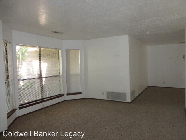 Building Photo - 4 br, 2 bath House - 5310 Edwards NE