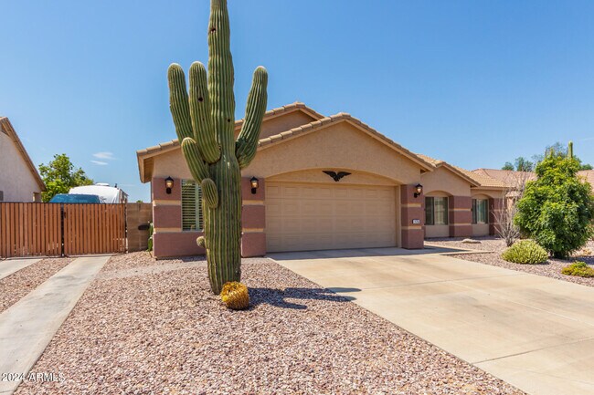 Foto del edificio - 175 W Rock Creek Pl
