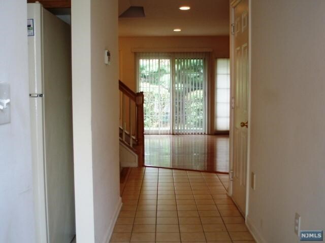 Building Photo - 448 4th Ave
