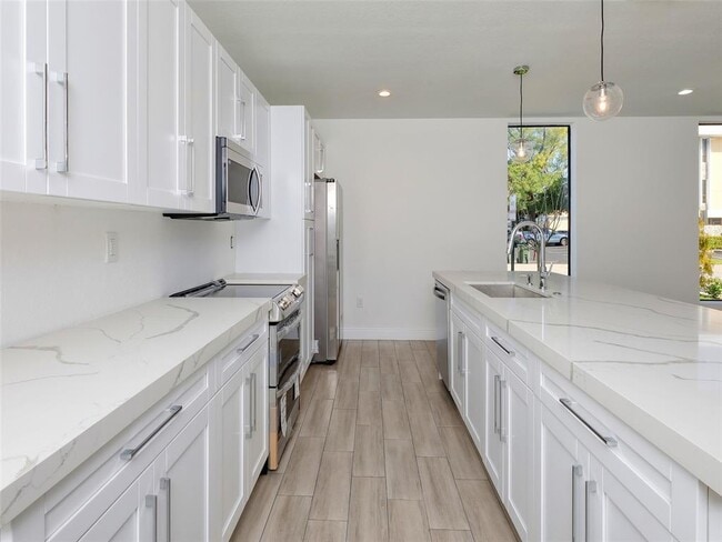 Foto del edificio - 102-116 NW 41st St