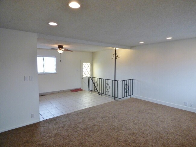 Foto del edificio - Remodeled 4 Bd Home with 23'x35' Heated Wo...