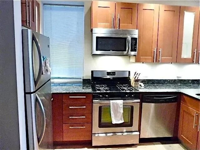 Foto del edificio - 1636 W Beach Ave