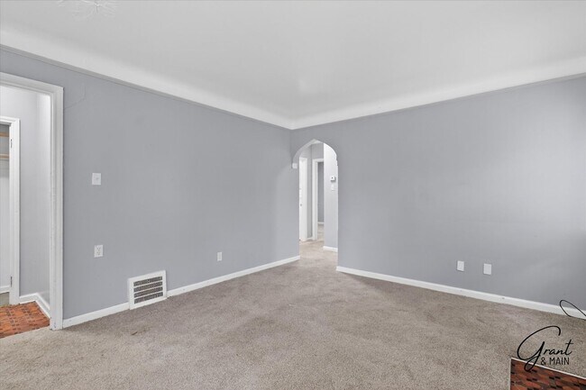 Foto del edificio - $1200 2 bedroom ranch