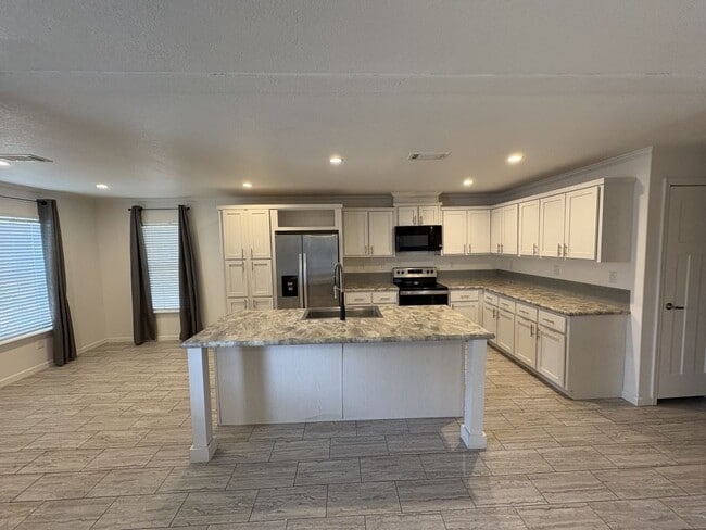 Foto del edificio - 7501 142nd Ave N