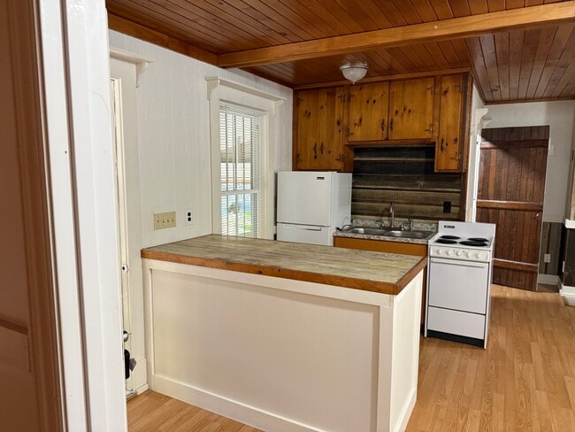 Building Photo - 4116 Charles G Dr