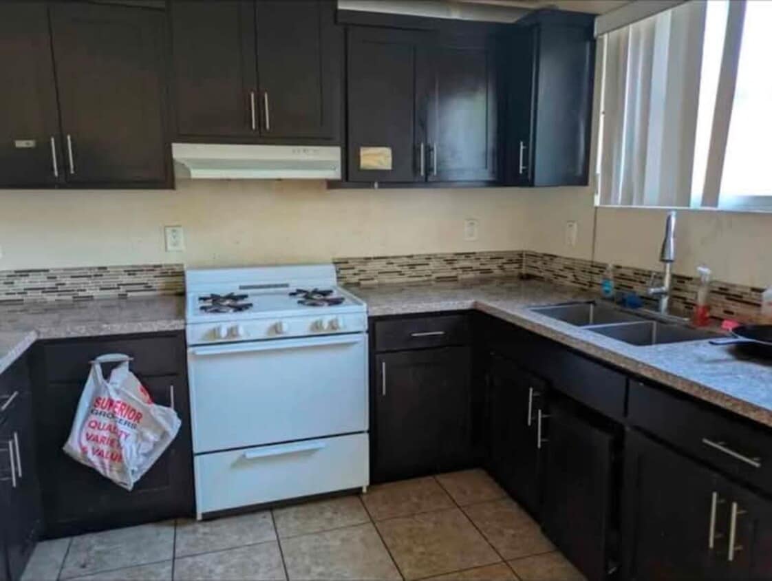 Foto del edificio - 329 E 116th Pl