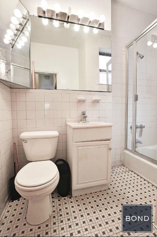 Building Photo - 213 E 83rd St
