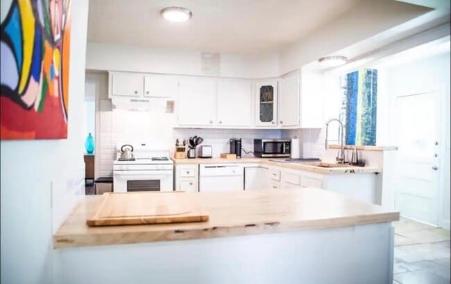 Building Photo - 1817 Beall St