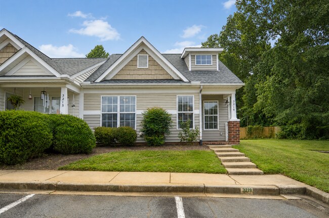 Foto del edificio - 3219 Cottage Rose Ln