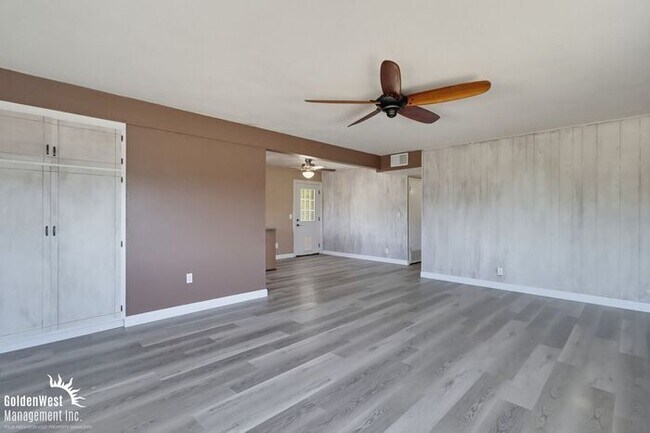 Foto del edificio - Updated 3Bdm 2 Ba Single Story Home with Detached Garage in the Heart of Lakeside