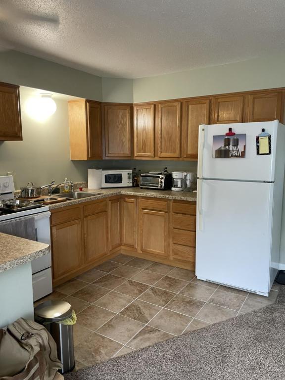 Building Photo - 1655 Pheasant Run