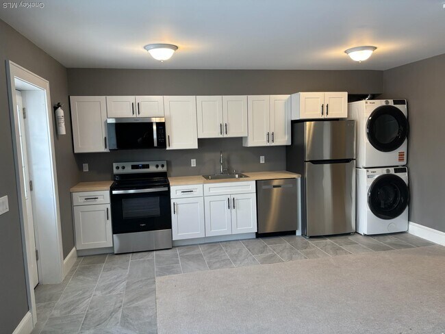 Foto del edificio - 32 Western Ave