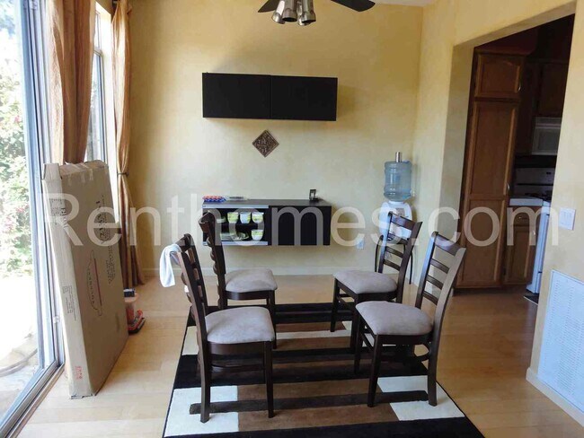 Foto del edificio - 12344 Springwater Point
