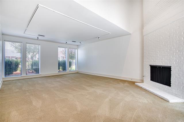 Foto del edificio - 16339 Lauder Ln