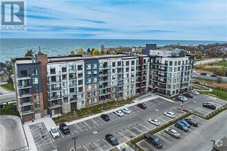 Building Photo - 600 N Service Rd
