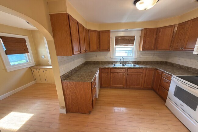 Foto del edificio - 5010 W 14th St