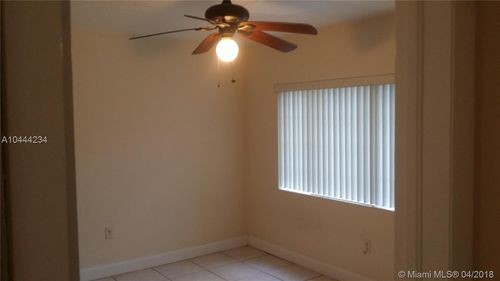 Foto del edificio - 7331 Gary Ave