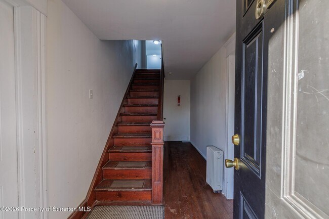 Foto del edificio - 623 E Elm St