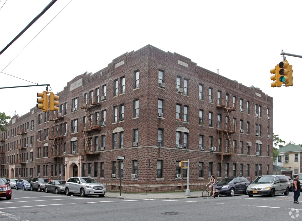 Primary Photo - 902 47th St